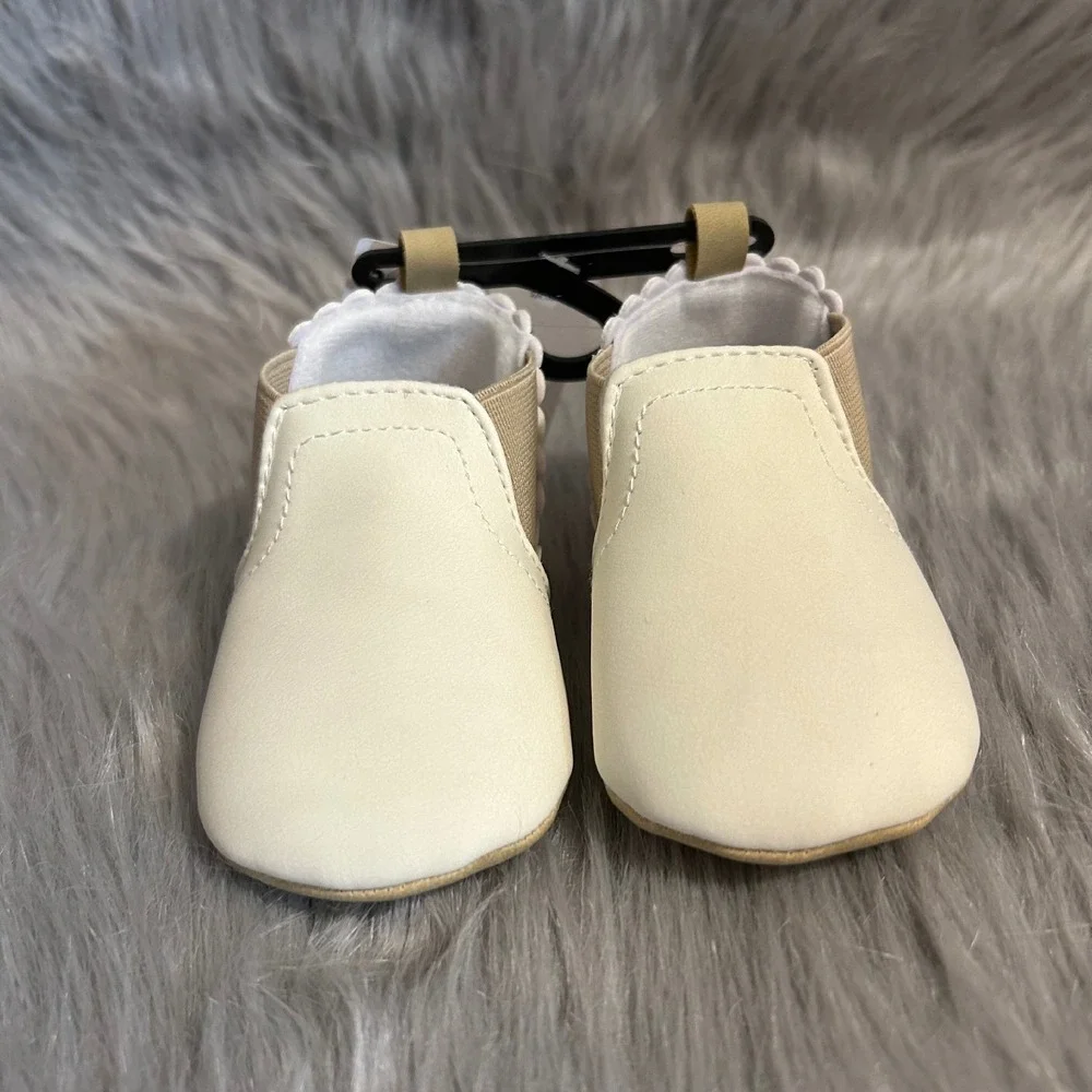 Carter's Child Of Mine Baby Shoes Infant Girl's‎ Size 3-6 Months White Booties